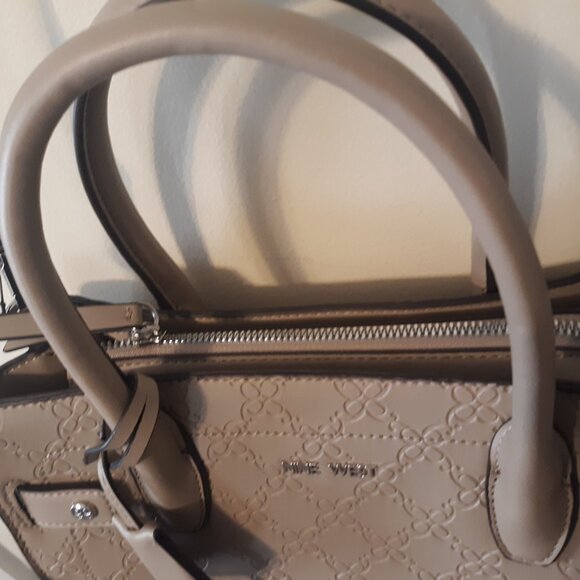 Nine West Purse with Removable Strap - Picture 3 of 9